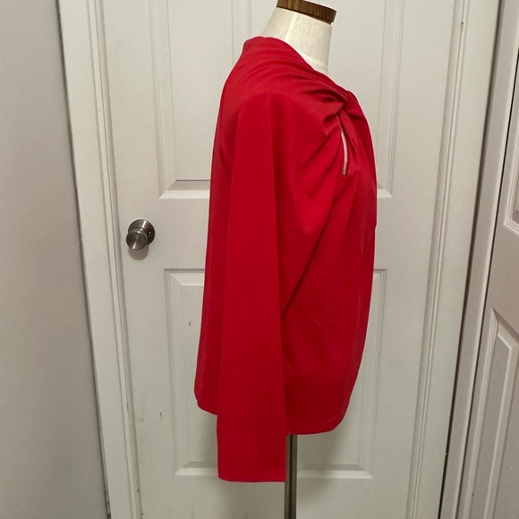 🌼The Get Cut Out Top - Picture 3 of 5